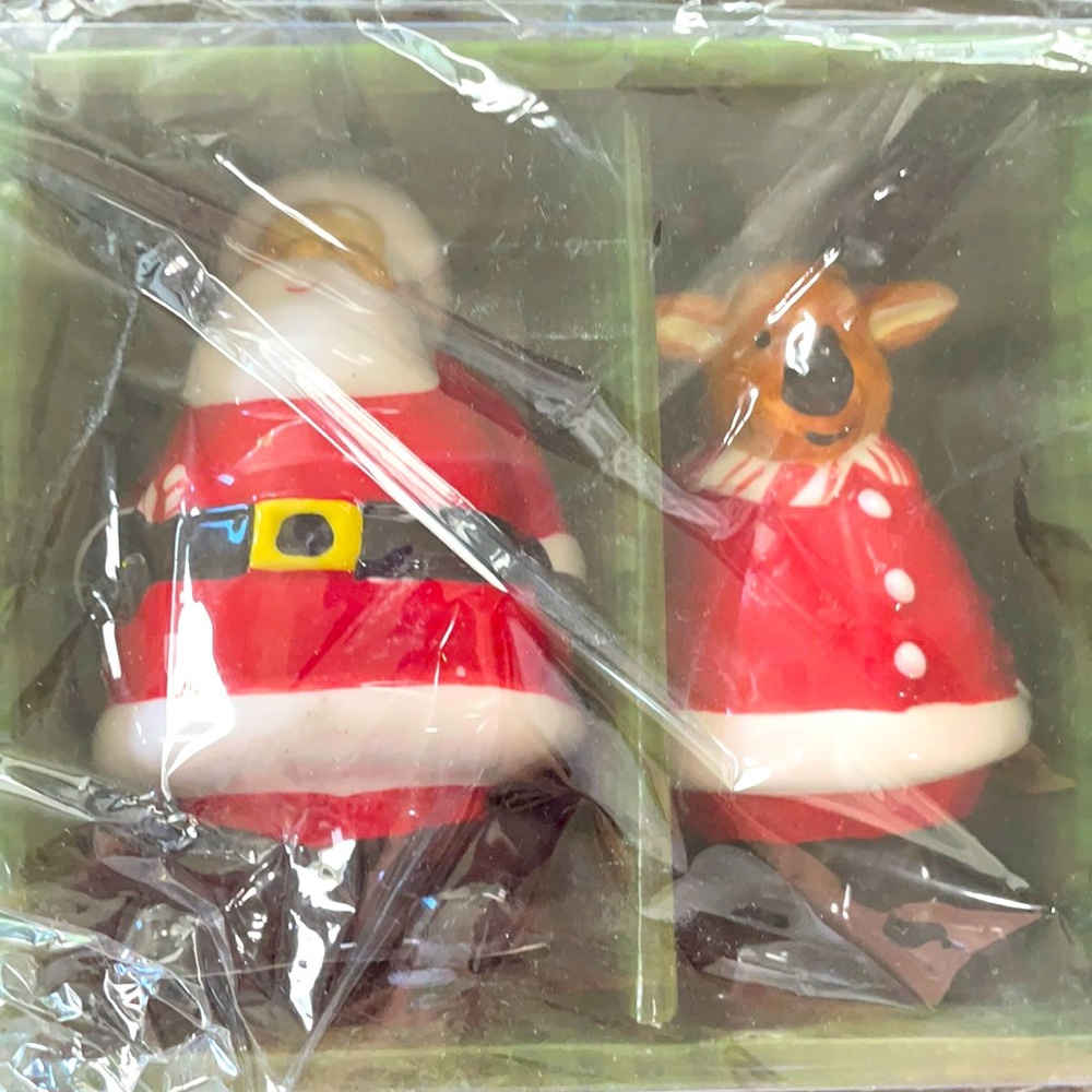 Christmas salt & pepper shaker
